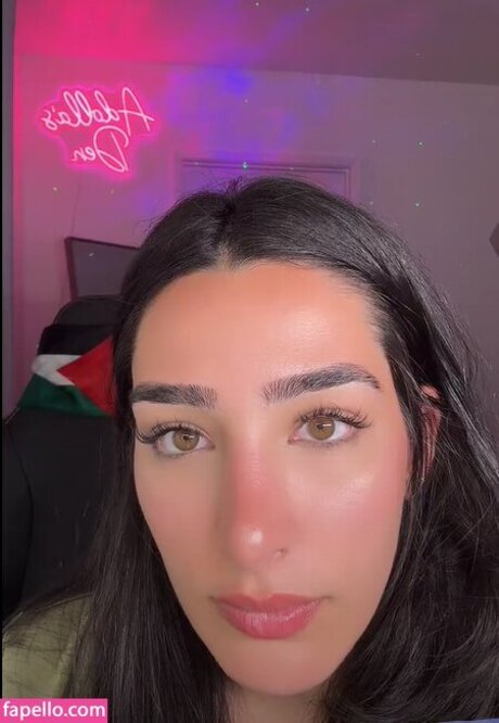 adolladola model pornographic photos