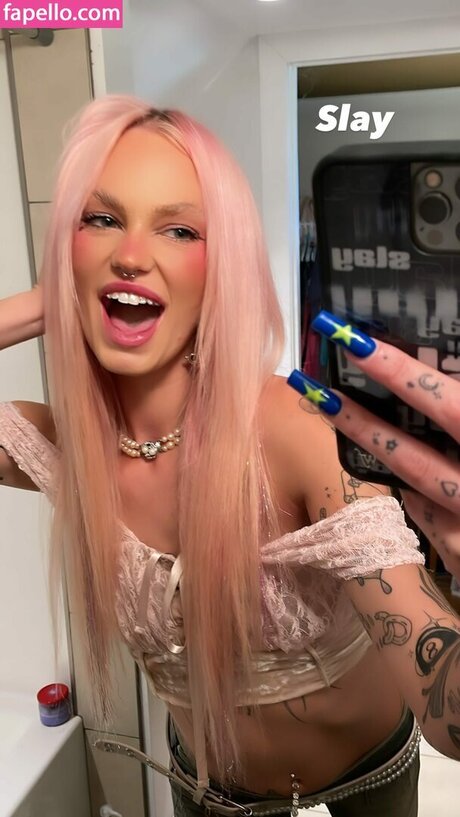 Gtayy STARGIRL model sexy pic