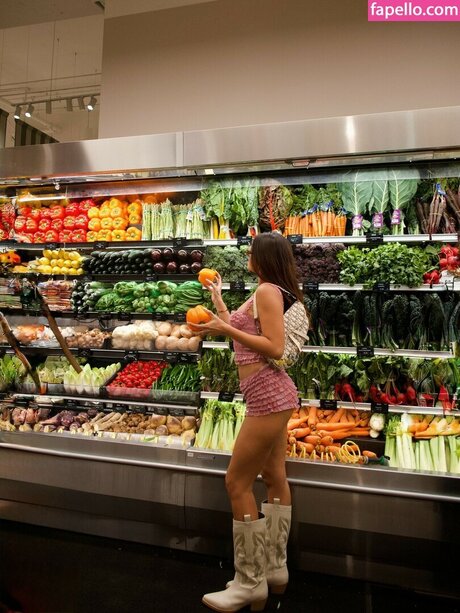 Meghna Kaur sexy star gallery