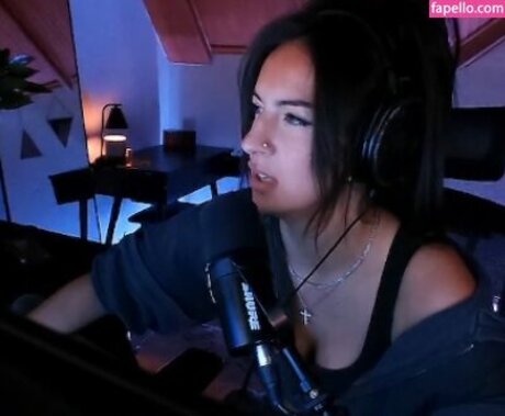 Honeyxxo pornstar nude photo