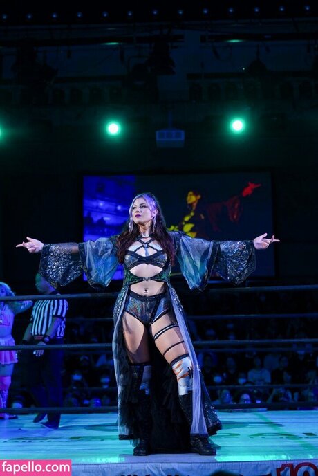 Lena Kross erotic actress photos