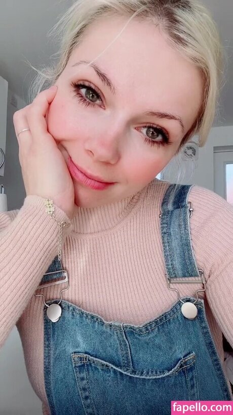 SmileyDani158 erotic star photos