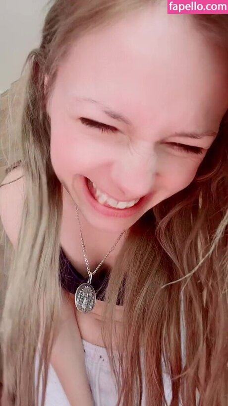 SmileyDani158 model art pictures