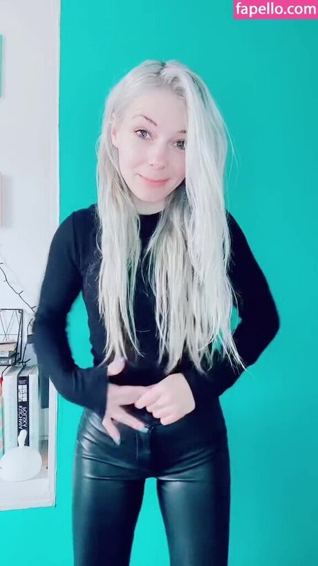 SmileyDani158 pretty model galleries