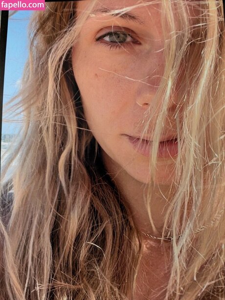 SmileyDani158 top actress picture