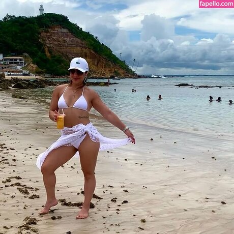 Bethe Correia nude star images