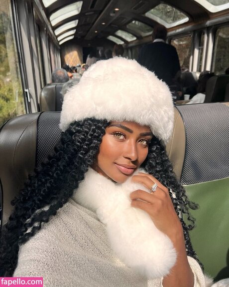 Jessica Nahomy model top photos