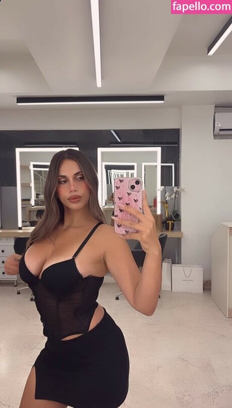 sseliingn star adult pics