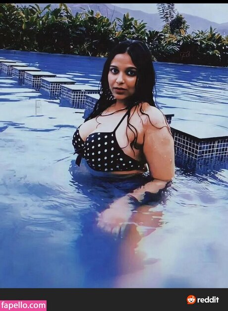 __anavrin___ naked star photo