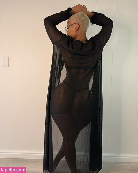 Faustina Thobakgale beautiful model pic