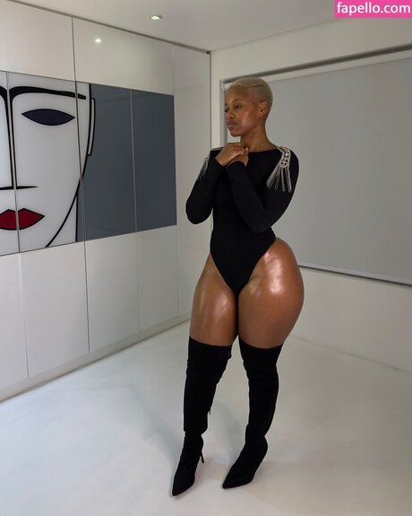 Faustina Thobakgale star perfect photo