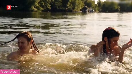 Josefine Preu_ pretty model image