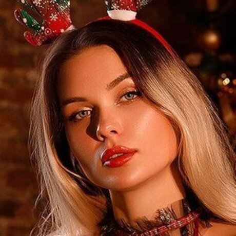 Lunnychan porn actress pics