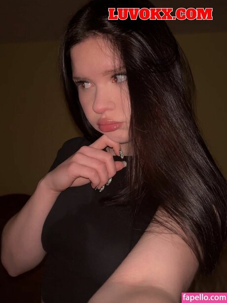 Junge Karoline nudes model pic