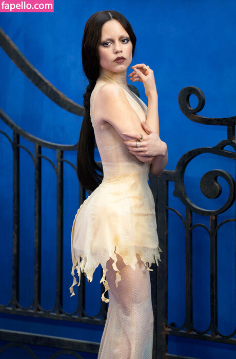 Jenna Ortega nice model pictures