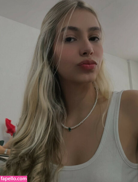Julia Castrom model xxx pic