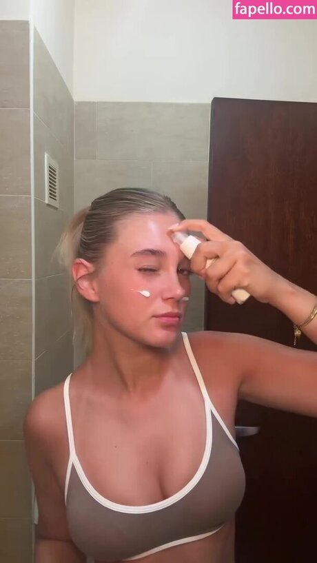 Lara Spengler naked pornstar picture