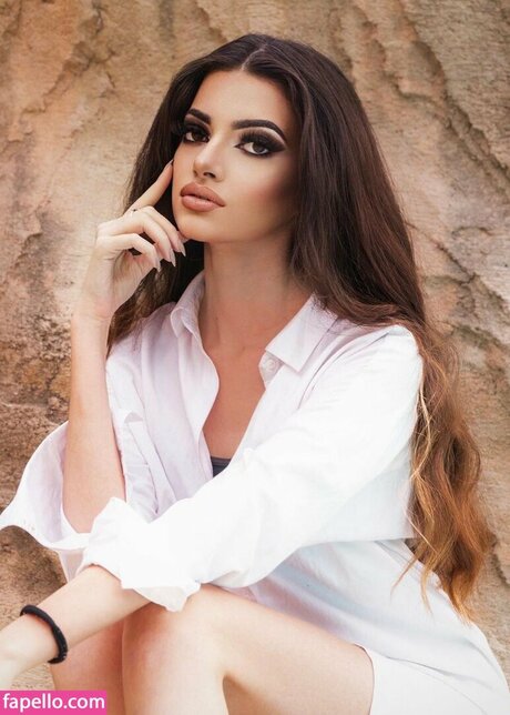 Fabiola Baglieri sexy model pics