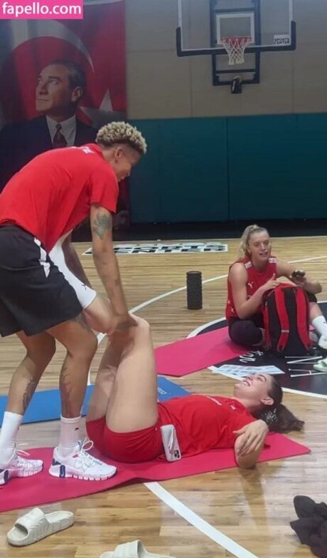 Emma Belle art pornstar pictures