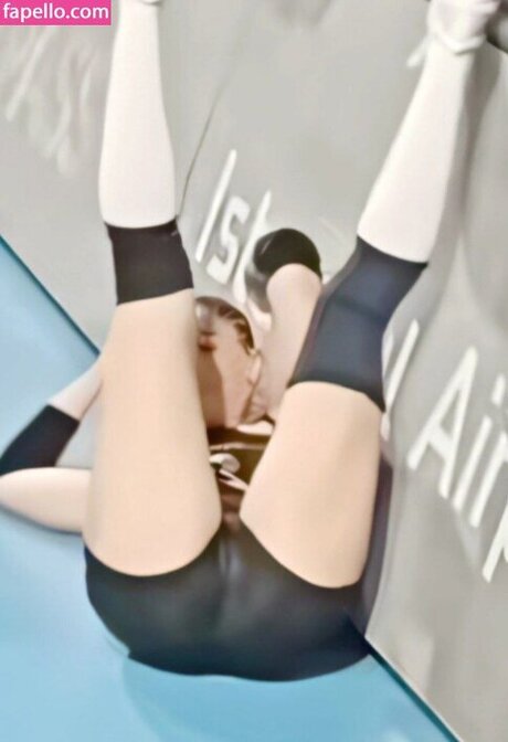 Emma Belle model nude picture