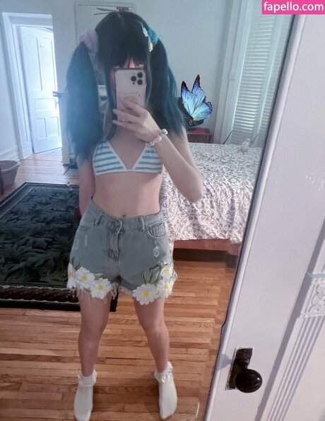 LittleNiiVT naked actress photos