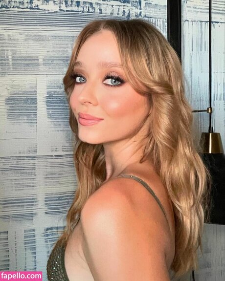 Madeleine Arthur star exclusive photo