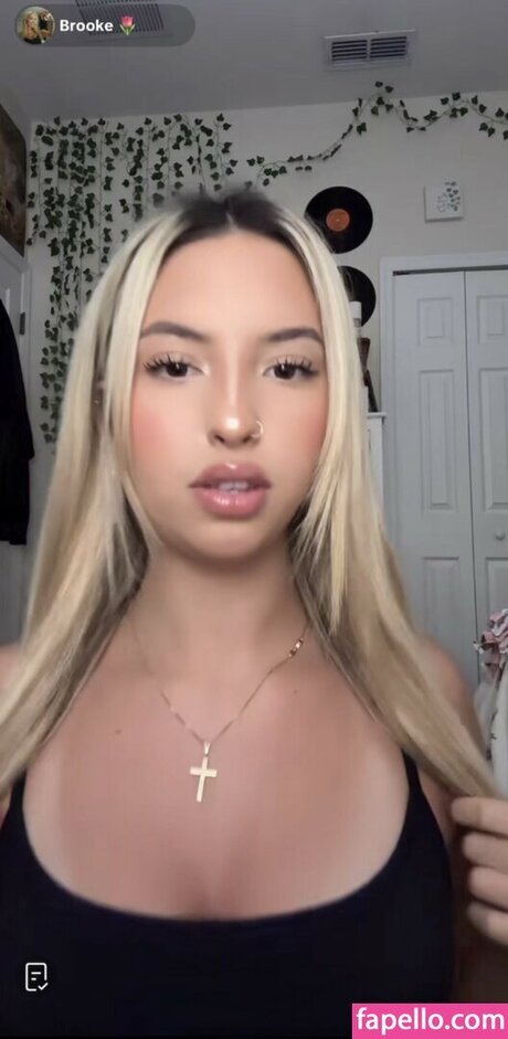 Cloud ASMR xxx model image