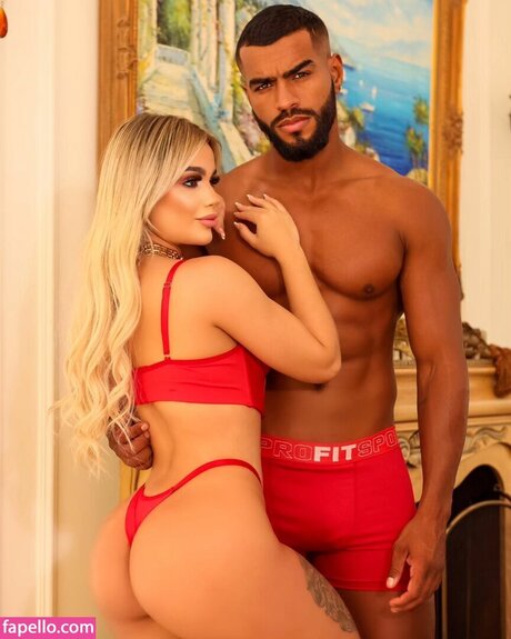 Debora Julia sexy actress img