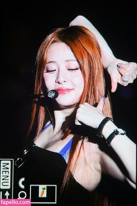 Huh Yunjin_ star top pics