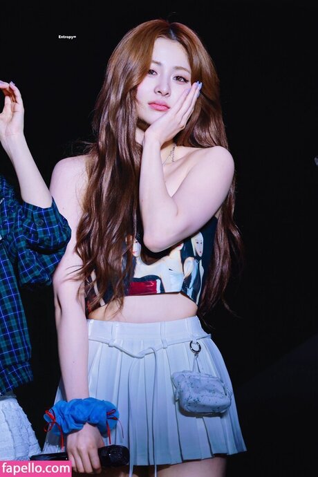 Huh Yunjin_ exclusive star picture