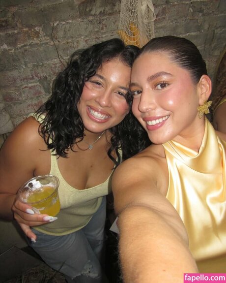 Maleni Cruz model erotic photo