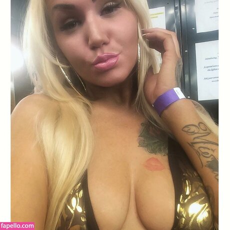 Trinaleigh pornstar exclusive photos