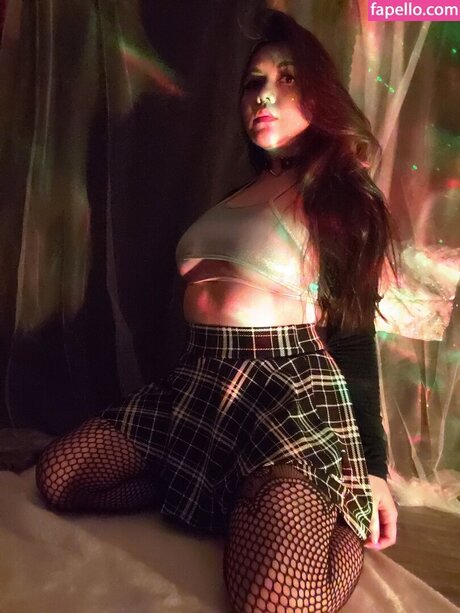 Eight Bit model pretty pics