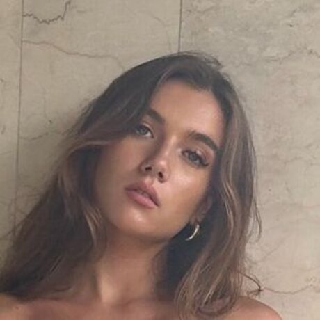 Piper Raye model erotic pics