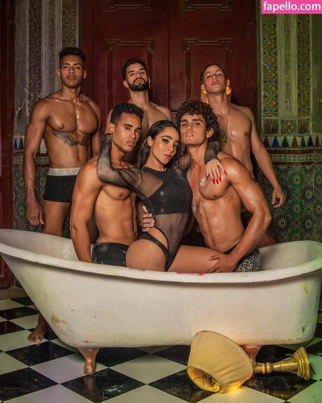 Manelyk Gonz lez star nude picture