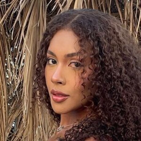 Giovanna Jacobina model sexy pics