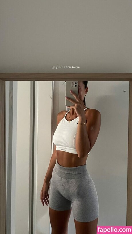 Sara Liso model hot photos