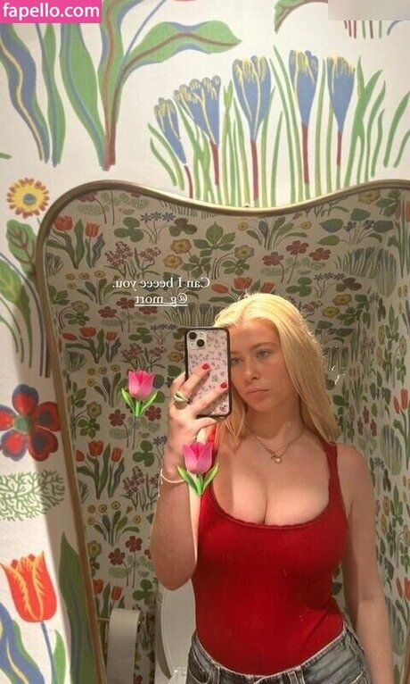 Clementine Vaughn model hot pics
