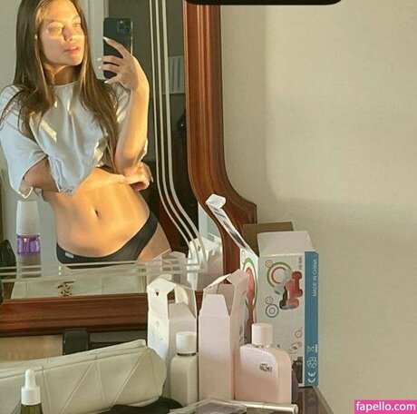 influesii753 pornstar naked galleries