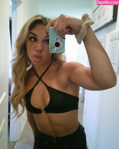 Thea Hail model sex pictures