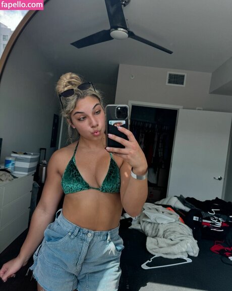 Thea Hail pretty pornstar pictures