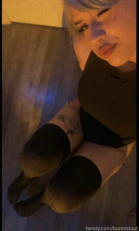 bunnisluut art star archive