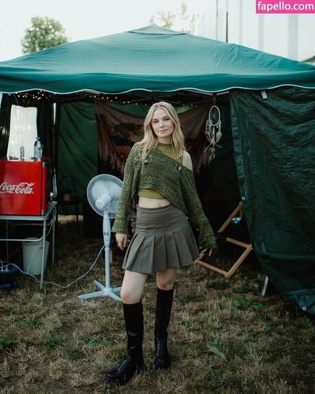 Esther Graf model best picture