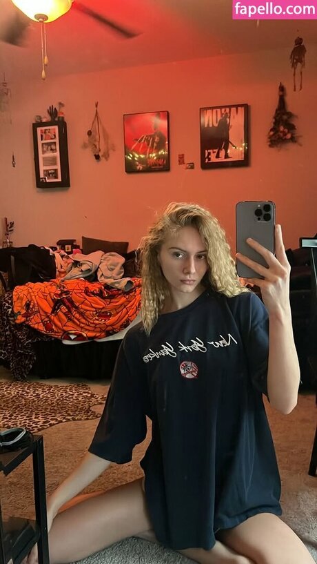 Keira Lhotan model adult images