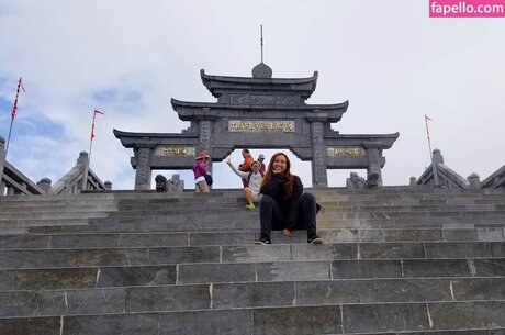 Sophia Phan model sexy img