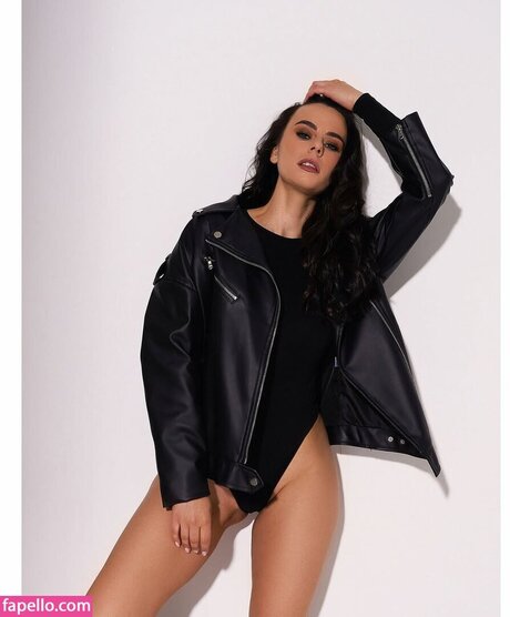 HeyHelen ASMR adult star img