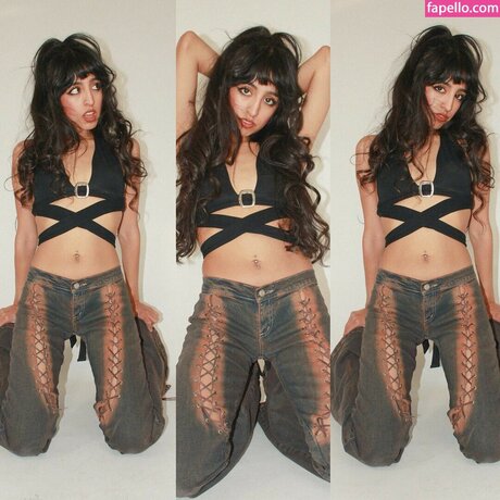 Aislinn Ritchie model xxx gallery