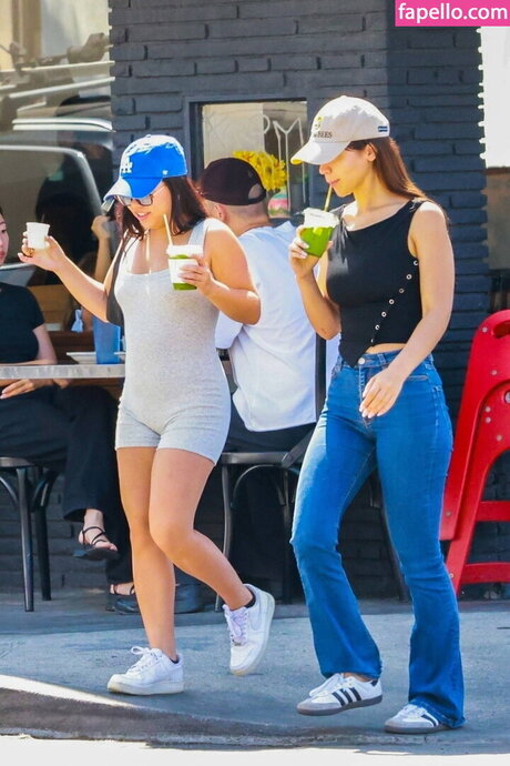 Caylee Cowan hot actress pics