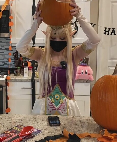 Harriet Barnes sexy model image