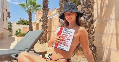 Vildan Cirpan nude pornstar picture